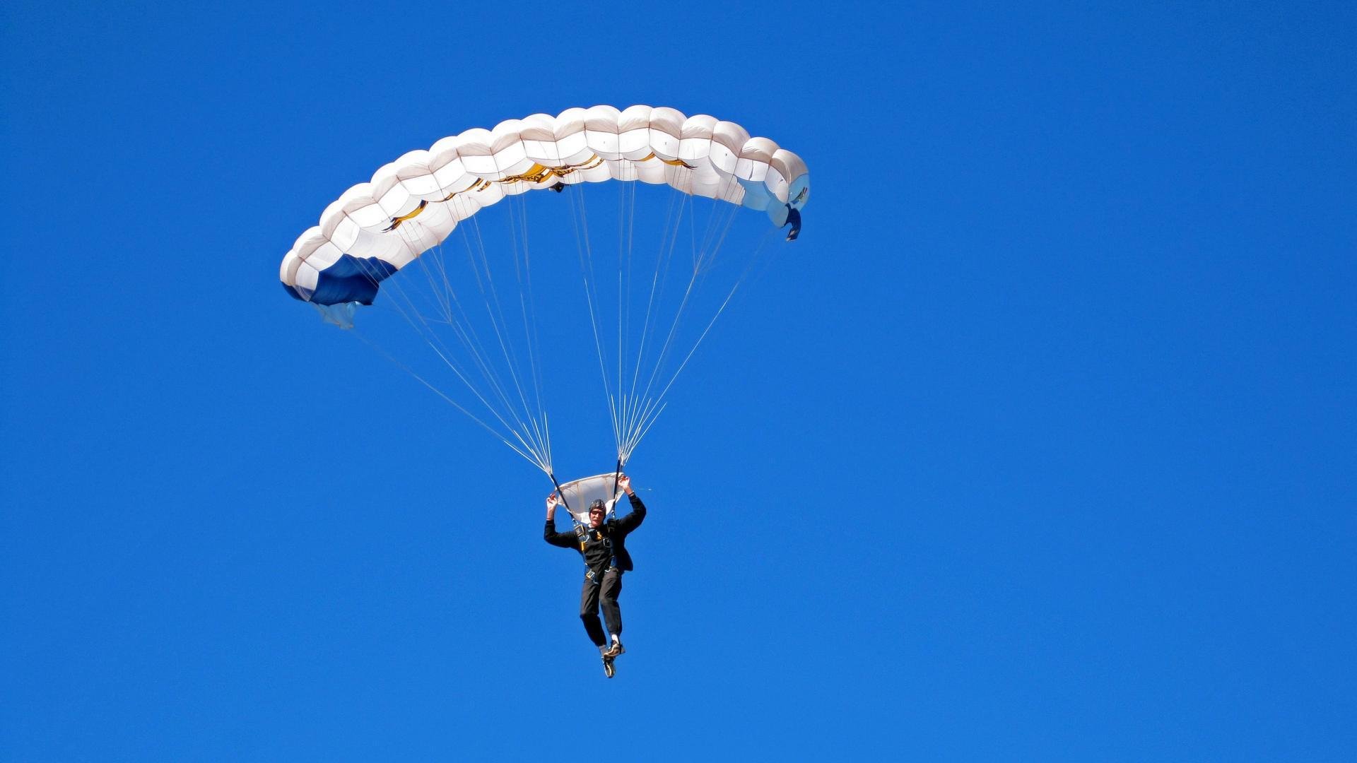 贝林厄姆一剑封喉，那不勒斯力克雷恩登顶欧洲之巅